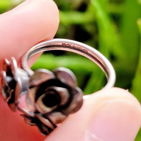 *RARE* Vintage Beau Sterling 925 Sterling Silver Triple Rose Ring - Picture 11 of 11